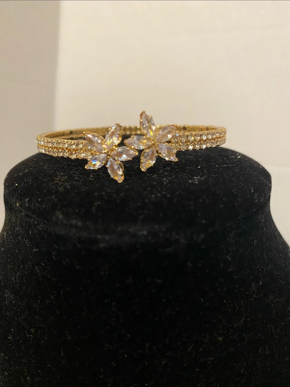 Gold Floral Crystal Bangle Bracelet - Elegant Women's Jewelry